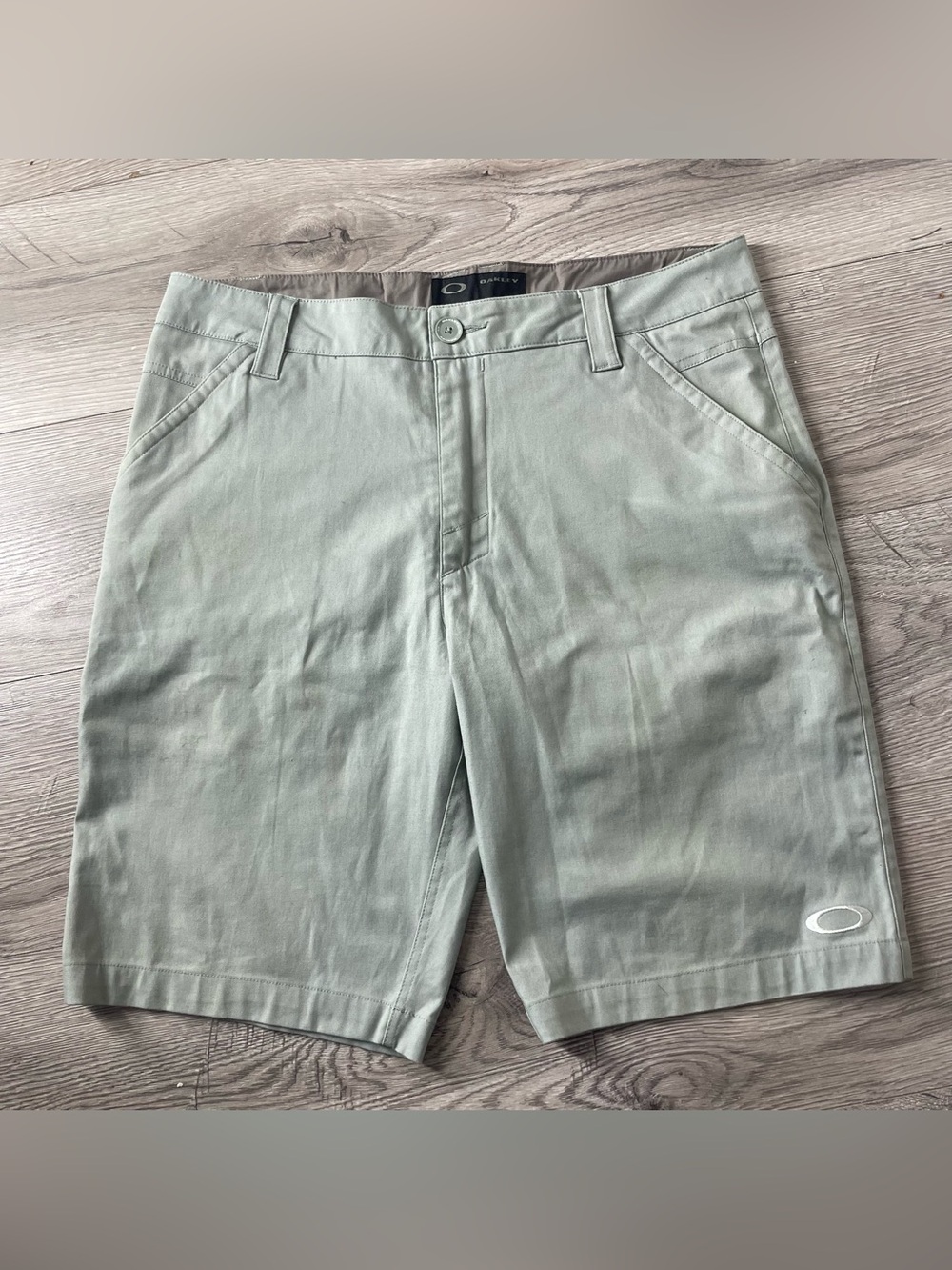 Oakley Men’s Light Sage Green Flat Front Performance Shorts